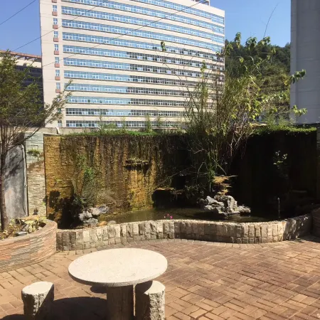 Fangyuan Fashion Hotel (Longyan High Speed Railway Station Second Hospital)