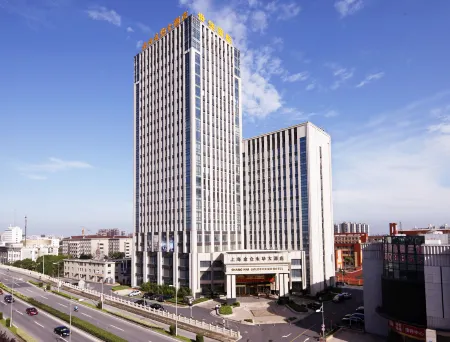 Golden Rich Hotel Отели рядом с достопримечательностью «Shanghai Jiguang Polytechnic College»