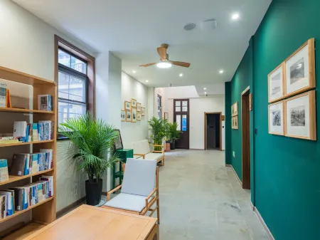 Kuandu Hotel(Nanjing Confucius Temple Branch) Отели рядом с достопримечательностью «CPC Nanjing Committee Party School»