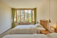 Yungu Shanfang Hostel - balcony