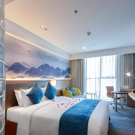H Crytal Hotel (Jinma Road, Dalian Development Zone)