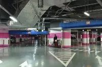 Haiyi International Apartment - parking
