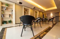 Haiyan Baimei Hotel - parcheggio