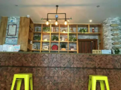 三亞夏末花開民宿（大東海店）