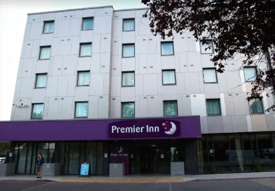 Premier Inn Heathrow Airport Terminal 5 Hotels in Heathrow