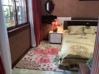 Yufeng Yimengju Hotel (Dinosaur Valley Scenic Area)