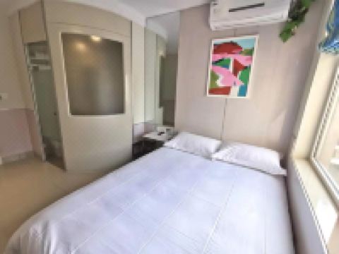 易佰酒店(上海虹桥机场龙柏新村地铁站店)