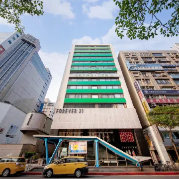 Green World ZhongXiao Отели рядом с достопримечательностью «Тайбэйский зоопарк»
