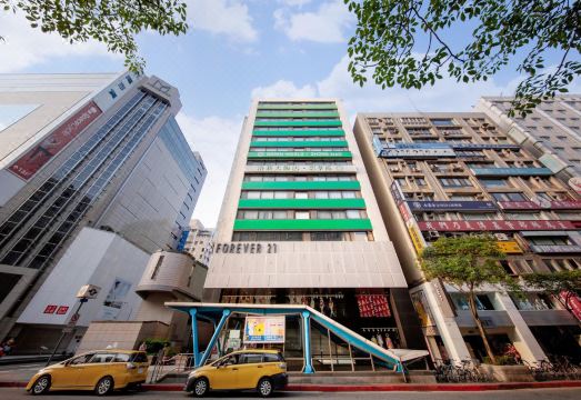 Green World ZhongXiaoHotel Overview
