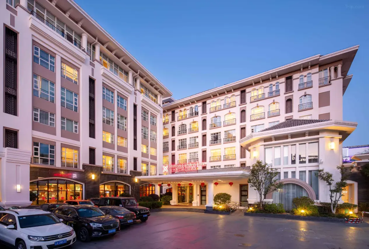 麗江實力ヒルトン ガーデン イン