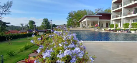 Aranya Resort Koh Lanta Отели рядом с достопримечательностью «Thung Yee Pheng Mangrove Forest»