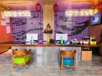 Kee Royal Hotel (Dengzhou Hua Chau Academy Store)
