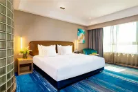 Holiday Inn Express Chifeng Hongshan Zhonghuicai Station周辺のホテル