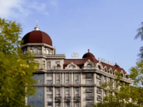 西寧新華聯ソフィテルホテル 西寧のホテル