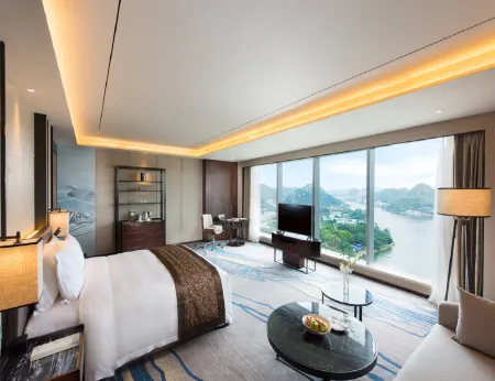 DoubleTree by Hilton Anshun