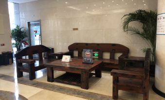 Qingdao Airport Fuhua Hotel (Hong Kong Middle Road May Fourth Square)