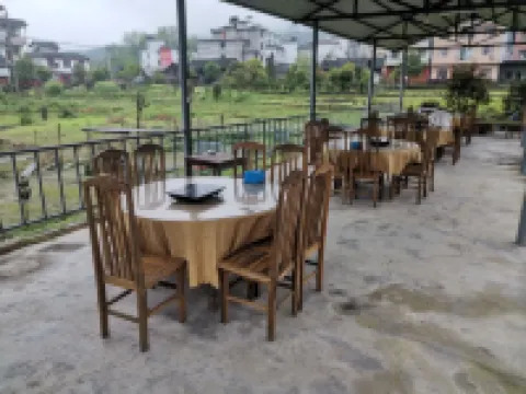 Xing'an County Yuelai Chinese Inn