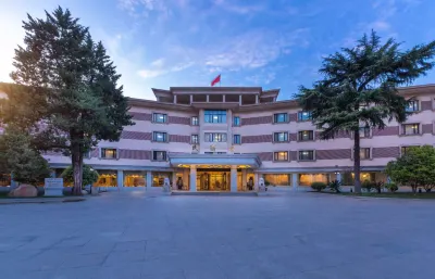 Huajiang Hotel Отели рядом с достопримечательностью «Nanjing Institute of Railway Technology (Zhenzhu South Road)»