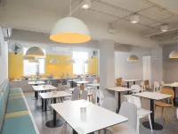 Shijia Boutique Hotel (Beijing Sanlitun Tuanjiehu Subway Station) Hotels near Chaoyang