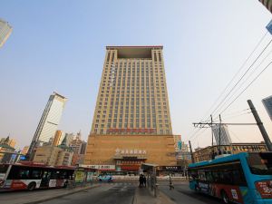 Chonpines Hotel（Dalian Railway Station）