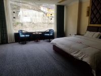 新龙格萨尔酒店 - 观景大床房