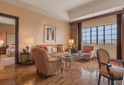 1. 더 마닐라 호텔..