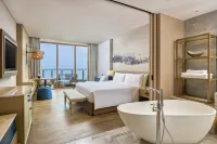 DoubleTree by Hilton Shanwei - balcony