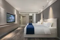 Yihai Hotel (Zhengzhou South China City Longhu Jinyi City Shopping Center Branch)