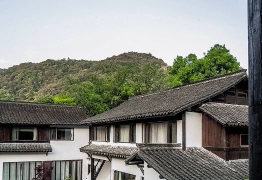 럭스에이치 호텔 전경