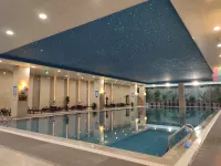 Nuojin Hotel - Pools