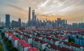 GreenTree Inn Express (Shanghai City God's Temple BundYu Garden subway station shop)