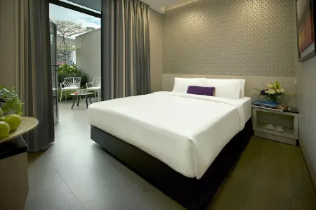 V Hotel Bencoolen
