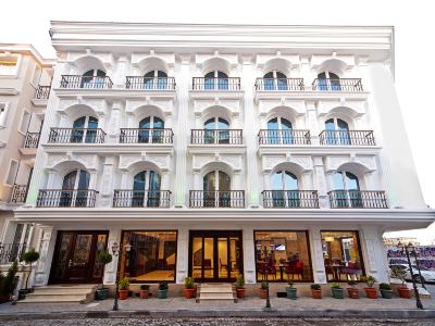 The Magnaura Palace Hotel