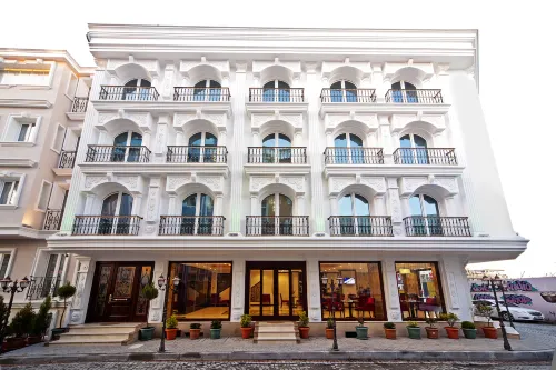 The Magnaura Palace Hotel - Dağ Manzaralı