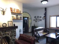 Tonghu Grassland Mongolian Yurt Hotel