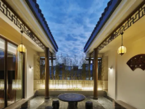 Boyin Yinianjian Hotel (Guilin Two Rivers And Four Lakes Elephant Trunk Hill) Hotels in Guilin