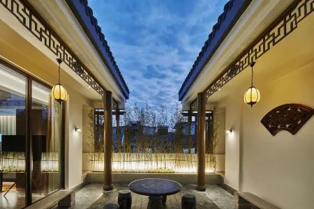 Boyin Yinianjian Hotel (Guilin Two Rivers And Four Lakes Elephant Trunk Hill) Отели рядом с достопримечательностью «Guilin University of Science and Technology»