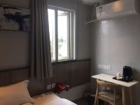 安曼森精品酒店(萍乡步行街店) - 优选大床房