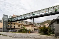 Weifang Silk Road Hotel (Songpan Passenger Transport Center) - parcheggio