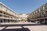 Weifang Silk Road Hotel (Songpan Passenger Transport Center) - parcheggio