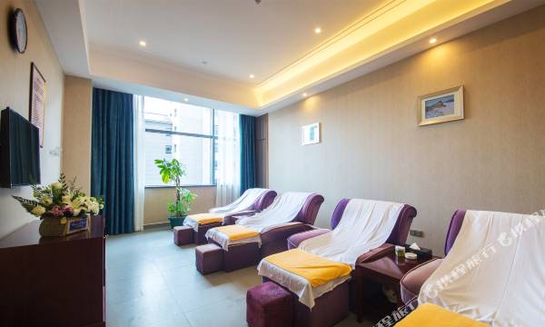 Zhangjiajie World Water Four Seasons International Hotel