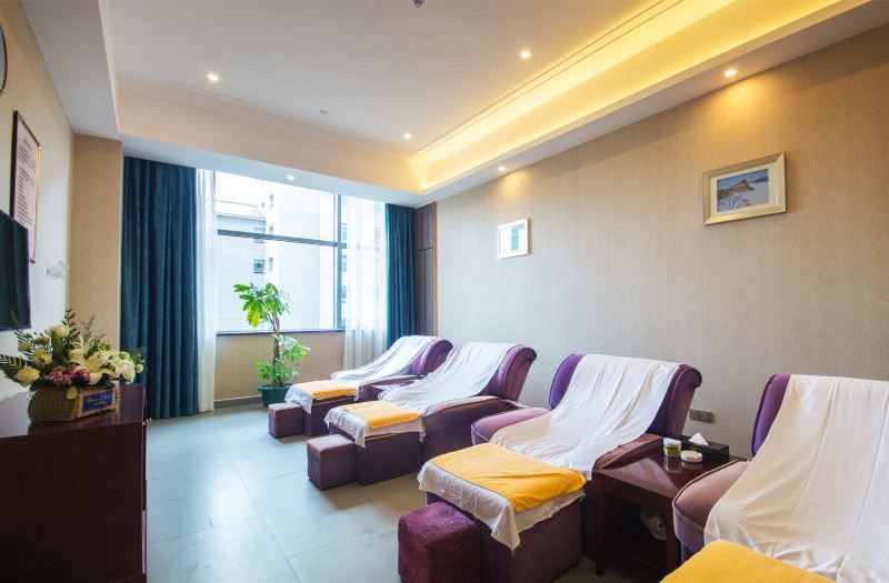 Zhangjiajie World Water Four Seasons International Hotel