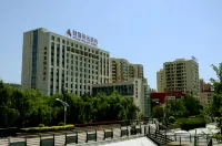 財富陽光飯店（天水火車站商埠路步行街店） 甘泉路社區市場附近的飯店