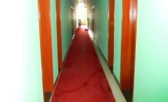 Jinghong Business Hotel