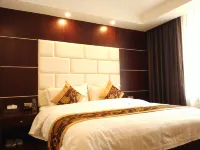 Yilong Xindu Hotel - parkir