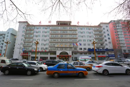 Dongshi Hotel Отели рядом с достопримечательностью «Changchun Vocational Institute of Technology»