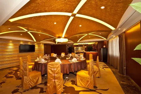Sunshine Holiday Hotel