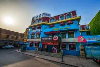 Blue Bay Themed Hotel Отели рядом с достопримечательностью «Пейзаж Яньтайшань»