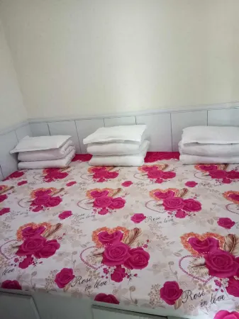 Qilian Yageb Family Hotel