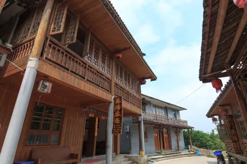 Sanjiang Xinhai Keju - 2-نجوم